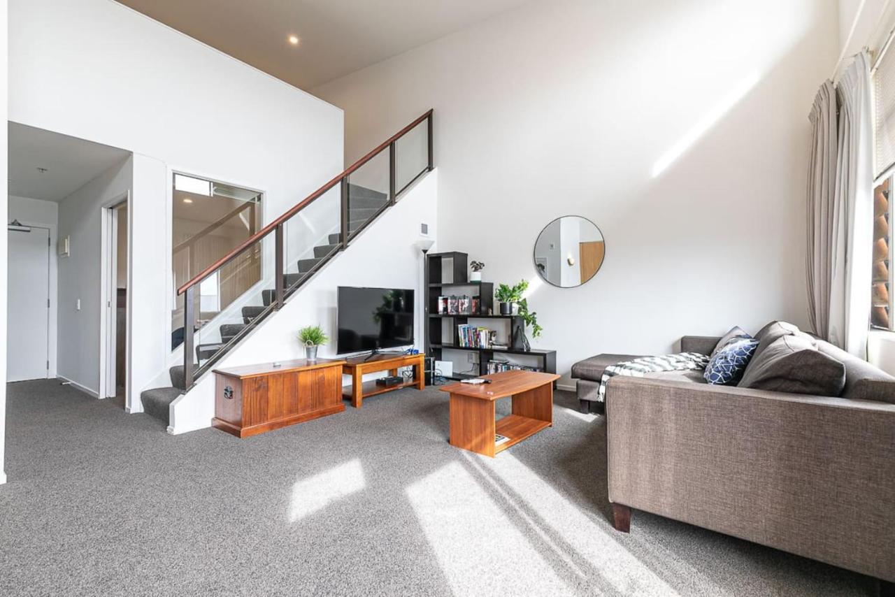Roomy High-Ceiling Loft Apartment - Free Parking! Окленд Экстерьер фото