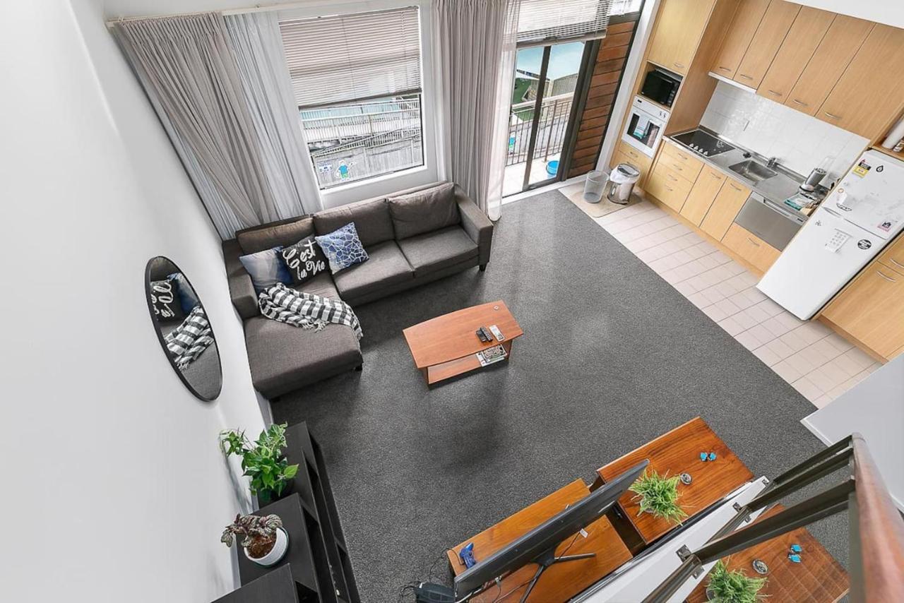 Roomy High-Ceiling Loft Apartment - Free Parking! Окленд Экстерьер фото